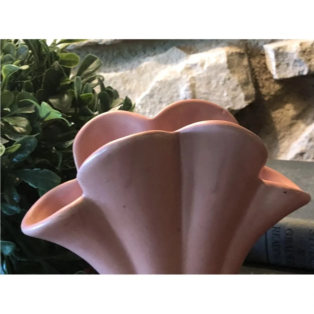 Vintage Art Deco CAMARK ? Pottery Fan Vase Matte Dusty Pink  6